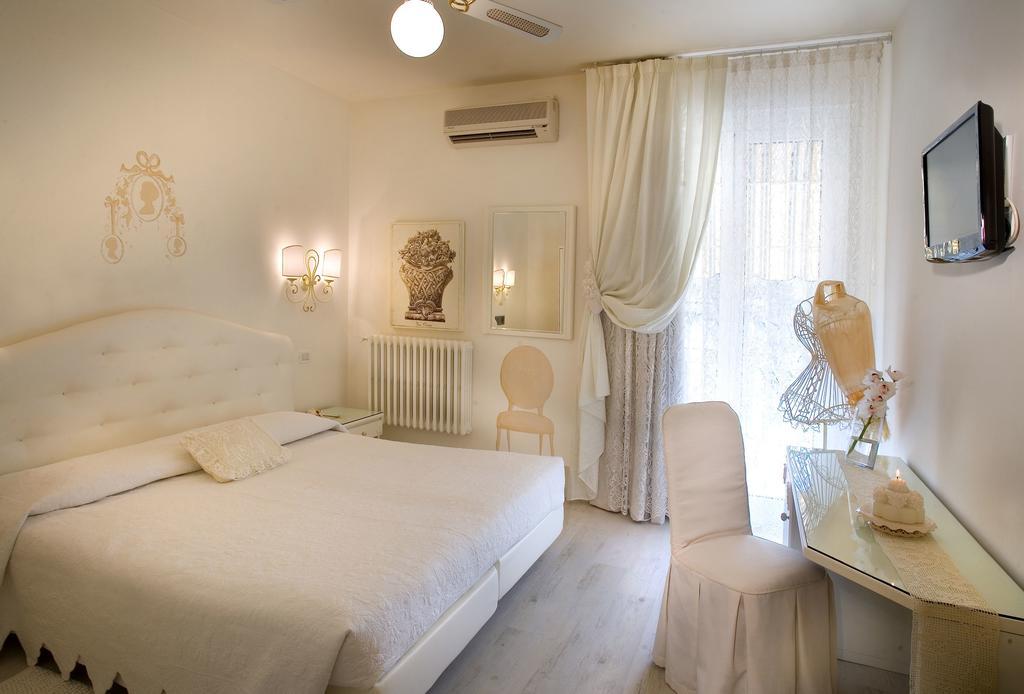 Hotel Serenella Sirmione Cameră foto